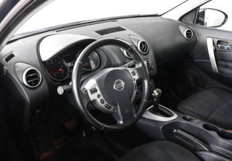 Подержанный автомобиль Nissan Qashqai 2012 года (5 фото)