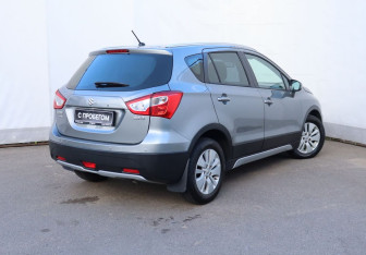 Подержанный автомобиль Suzuki SX4 Hatchback 2014 года (4 фото)