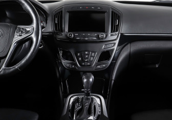 Подержанный автомобиль Opel Insignia Sedan 2014 года (26 фото)