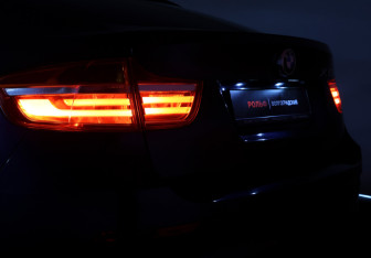 Подержанный автомобиль BMW X6 2013 года (24 фото)