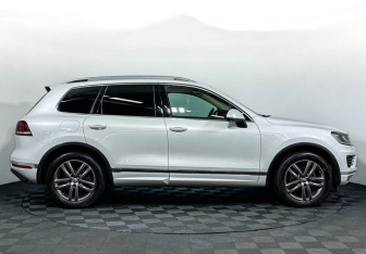 Подержанный автомобиль Volkswagen Touareg 2016 года (4 фото)