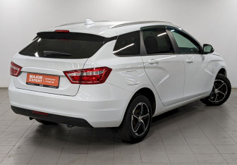 Подержанный автомобиль LADA (ВАЗ) Vesta Wagon 2021 года (5 фото)