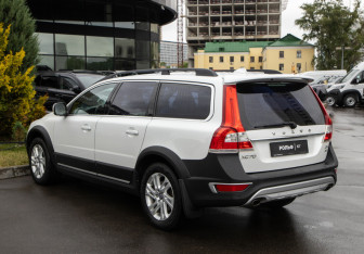 Подержанный автомобиль Volvo XC70 2014 года (5 фото)