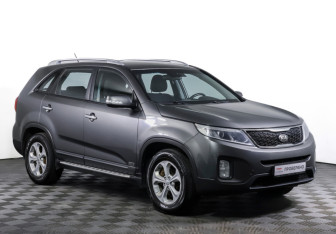 Подержанный автомобиль Kia Sorento 2013 года (3 фото)
