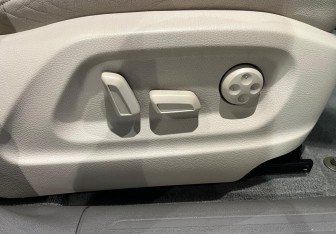 Подержанный автомобиль Audi Q5 2011 года (16 фото)