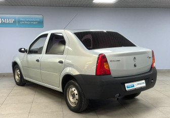 Подержанный автомобиль Renault Logan Sedan 2009 года (7 фото)