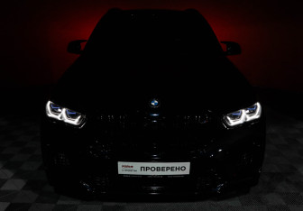 Подержанный автомобиль BMW X5 M 2021 года (19 фото)