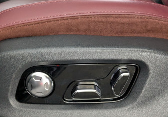 Подержанный автомобиль Hongqi E-HS9 2021 года (28 фото)