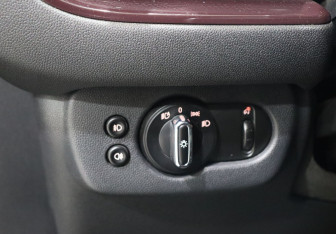 Подержанный автомобиль MINI Clubman Wagon 2016 года (13 фото)