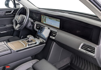 Подержанный автомобиль Hongqi E-HS9 2023 года (13 фото)