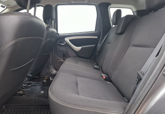 Подержанный автомобиль Nissan Terrano 2014 года (11 фото)