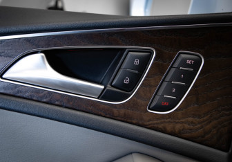 Подержанный автомобиль Audi A6 Wagon 2016 года (15 фото)