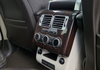 Подержанный автомобиль Land Rover Range Rover 2015 года (17 фото)