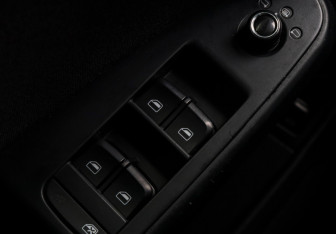 Подержанный автомобиль Audi A4 Sedan 2010 года (16 фото)