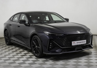 Подержанный автомобиль Changan UNI-V 2023 года (3 фото)