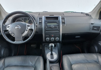 Подержанный автомобиль Nissan X-Trail 2008 года (12 фото)