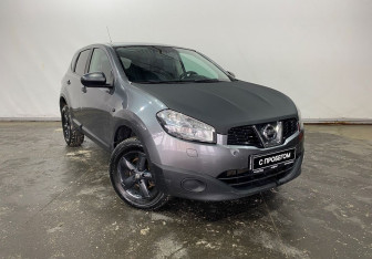 Подержанный автомобиль Nissan Qashqai 2013 года (3 фото)
