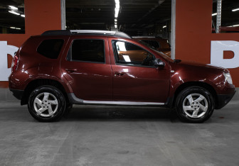 Подержанный автомобиль Renault Duster 2012 года (4 фото)