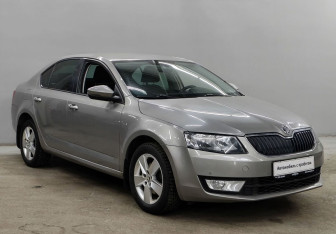 Подержанный автомобиль Skoda Octavia Liftback 2016 года (3 фото)