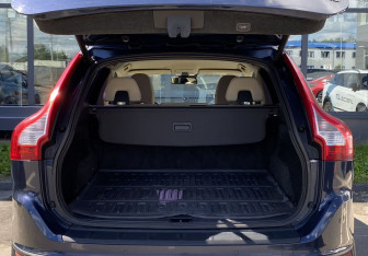 Подержанный автомобиль Volvo XC60 2012 года (10 фото)