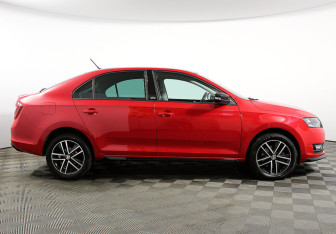 Подержанный автомобиль Skoda Rapid Liftback 2018 года (2 фото)
