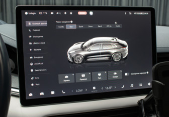 Подержанный автомобиль Zeekr 001 2023 года (20 фото)