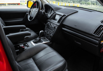 Подержанный автомобиль Land Rover Freelander 2013 года (7 фото)