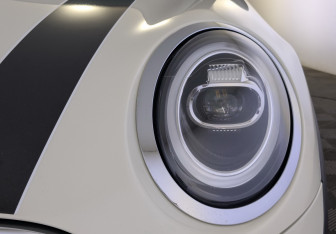 Подержанный автомобиль MINI Hatch 2019 года (12 фото)