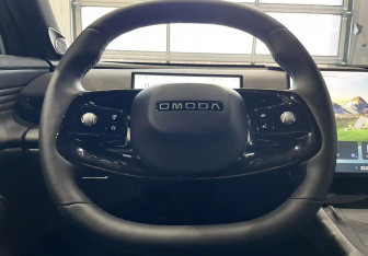 Подержанный автомобиль Omoda C7 2025 года (14 фото)