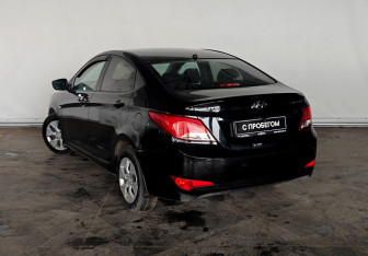 Подержанный автомобиль Hyundai Solaris Sedan 2015 года (5 фото)