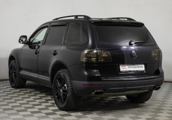 Подержанный автомобиль Volkswagen Touareg 2008 года (7 фото)