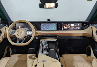 Подержанный автомобиль Voyah Free 2023 года (13 фото)