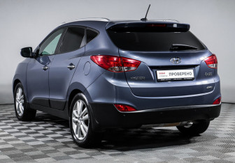 Подержанный автомобиль Hyundai ix35 2012 года (7 фото)