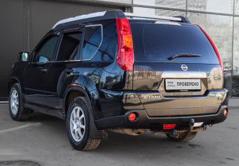 Подержанный автомобиль Nissan X-Trail 2010 года (6 фото)