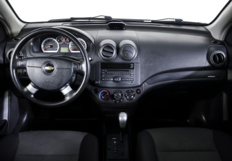 Подержанный автомобиль Chevrolet Aveo Hatchback 2010 года (12 фото)