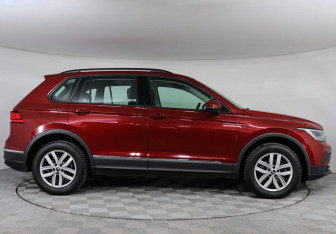 Подержанный автомобиль Volkswagen Tiguan 2021 года (4 фото)