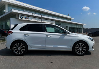 Подержанный автомобиль Hyundai i30 Hatchback 2019 года (4 фото)