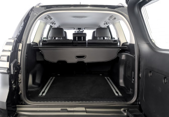 Подержанный автомобиль Toyota Land Cruiser Prado 2021 года (10 фото)