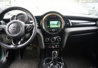 Подержанный автомобиль MINI Hatch 2021 года (13 фото)
