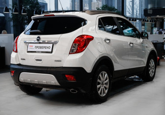 Подержанный автомобиль Opel Mokka 2014 года (4 фото)