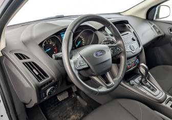 Подержанный автомобиль Ford Focus Hatchback 2019 года (16 фото)