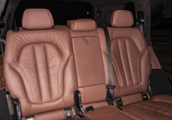 Подержанный автомобиль BMW X7 2020 года (18 фото)