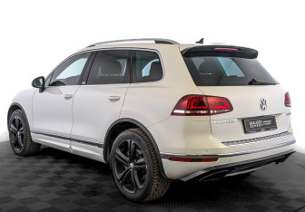 Подержанный автомобиль Volkswagen Touareg 2018 года (7 фото)
