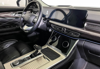 Подержанный автомобиль Exeed VX 2022 года (9 фото)