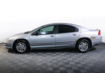 Подержанный автомобиль Dodge Intrepid 2000 года (8 фото)