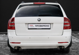 Подержанный автомобиль Skoda Octavia Wagon 2009 года (6 фото)