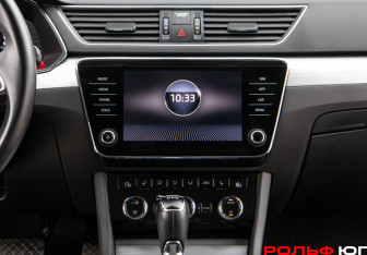 Подержанный автомобиль Skoda Superb Liftback 2021 года (12 фото)