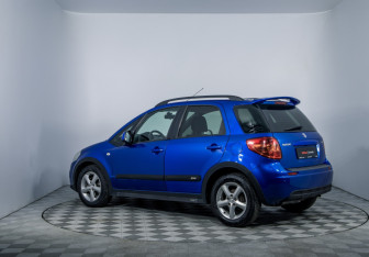 Подержанный автомобиль Suzuki SX4 Hatchback 2007 года (7 фото)