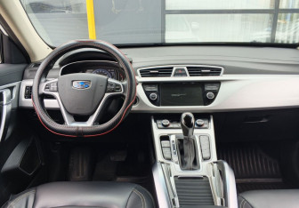 Подержанный автомобиль Geely Atlas 2018 года (10 фото)
