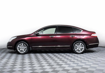 Подержанный автомобиль Nissan Teana 2013 года (3 фото)
